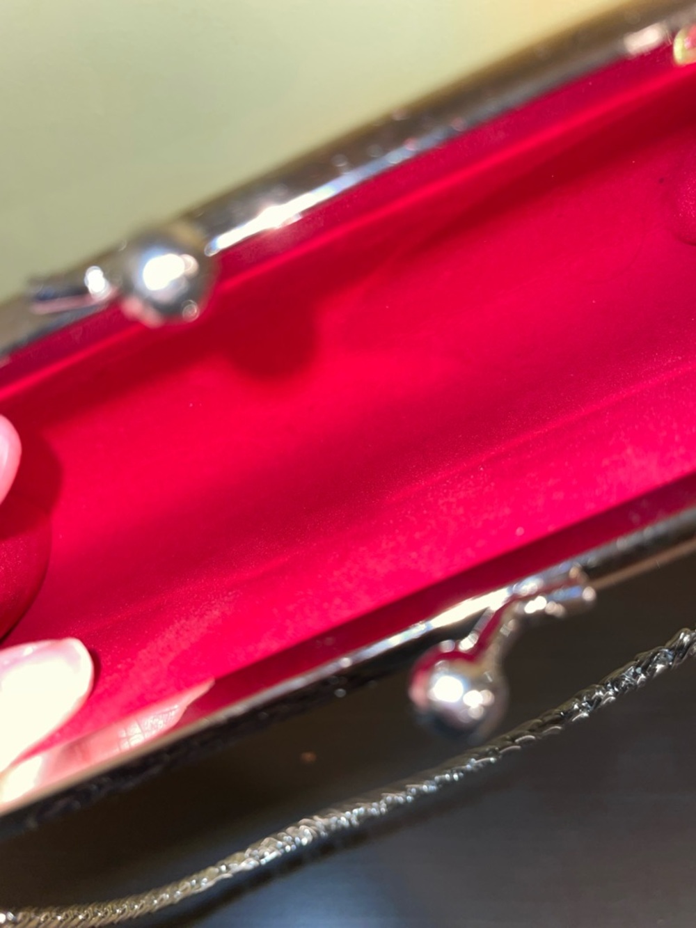 Chartreuse Kiss Lock Floral Chain Clutch - Picture 5 of 5